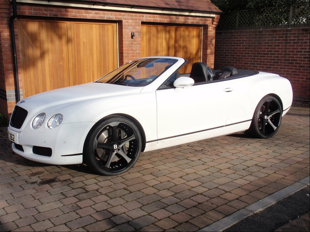 Giovanna Dalar-5 on Bentley Continental GTC 